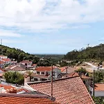 度假居 Between Mountain And Sea