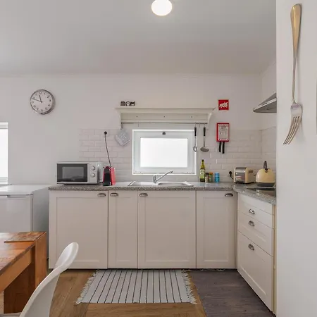 Between Mountain And Sea *