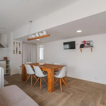 Between Mountain And Sea Dom wakacyjny