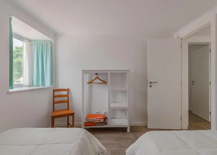 Between Mountain And Sea * Alcabideche