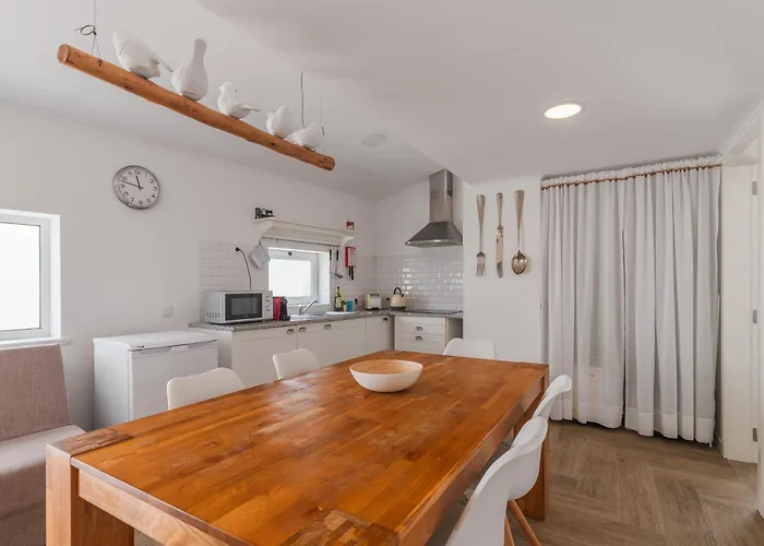 Between Mountain And Sea