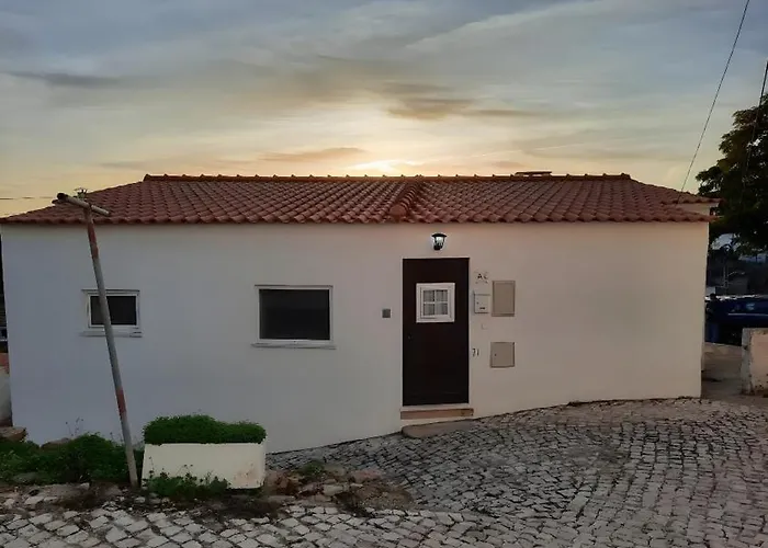 Between Mountain And Sea * Alcabideche